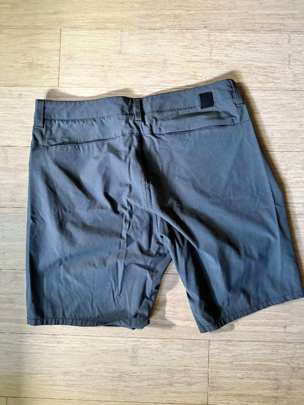 Vuori Meta Short 8" Size 33 - Picture 6 of 6